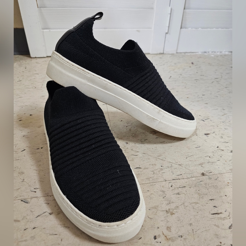 Madden Girl Black Knit Slip on Sneakers 6M